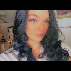 Meet your Posher, Cami